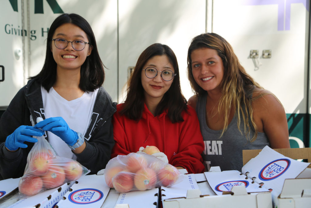 Mobile Food Pantry - Los Angeles Regional Food Bank